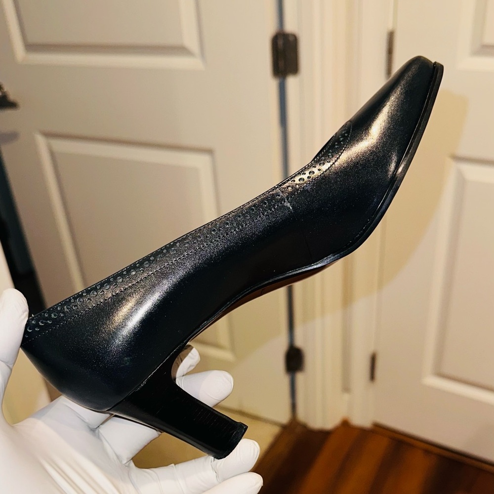 Etienne Aigner Black Leather Heels - Picture 9 of 9